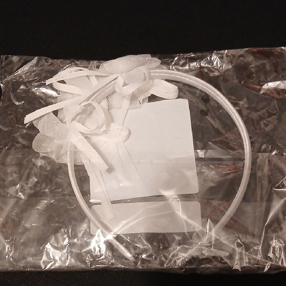 White Headband with Bow Accents. Brand New! - Picture 1 of 5